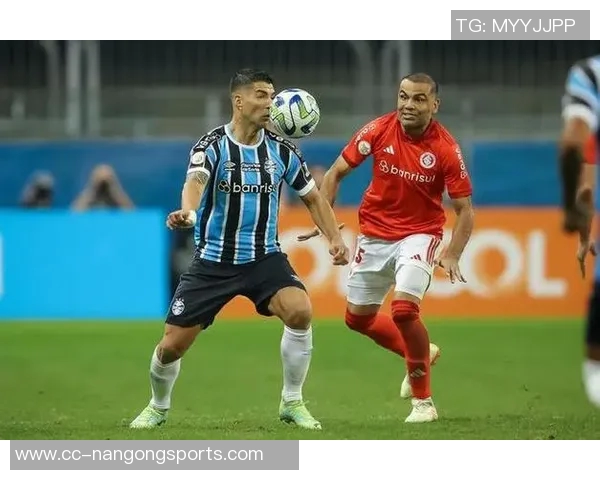 苏亚雷斯小角度射门险些破门立柱成他最大敌人