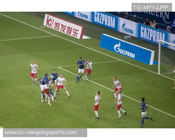 德媒报道多特蒙德夏季转会目标锁定斯图加特后卫亨德里克斯